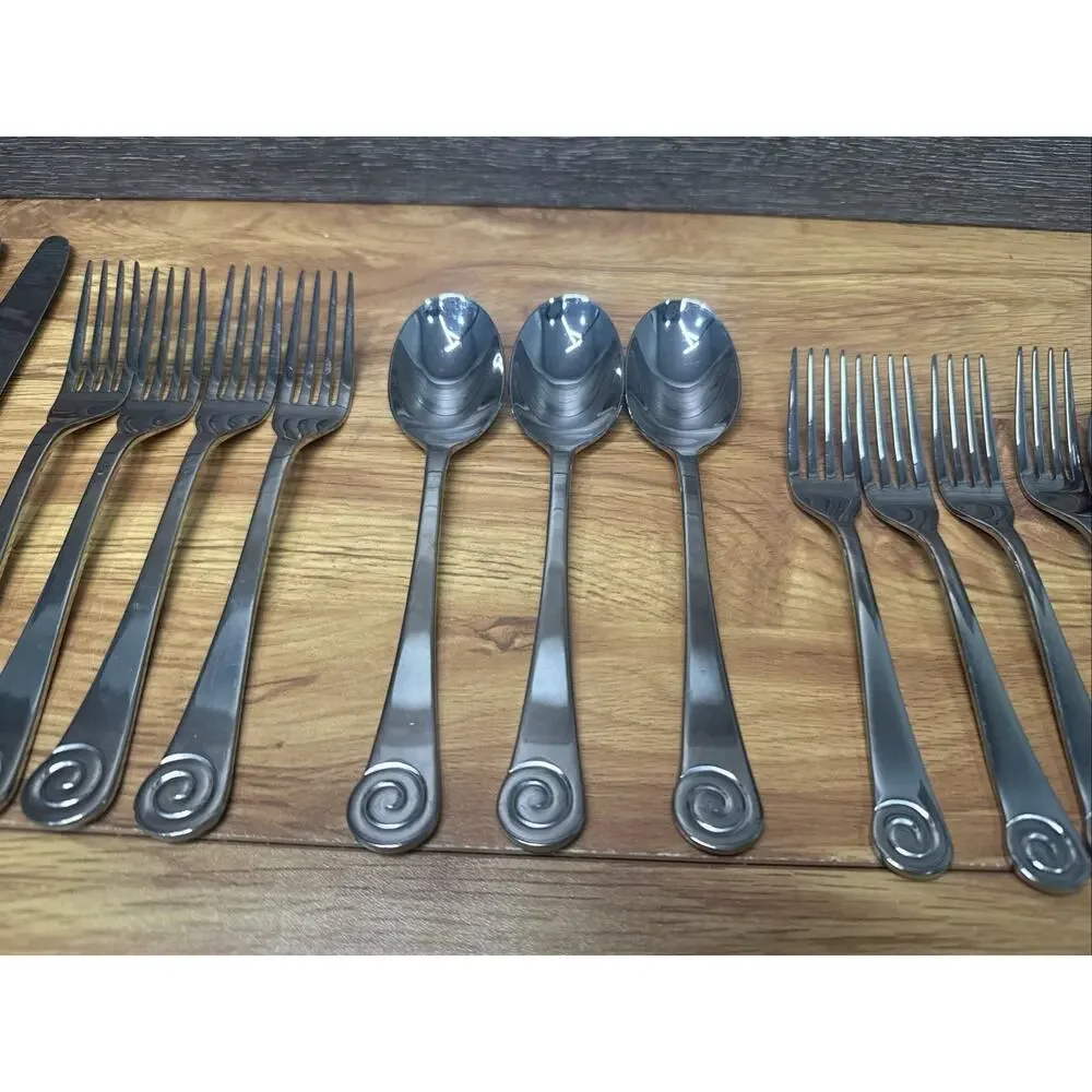 Helmick Robert Welch Ammonite Satin Stainless Silverware 18 Pc Set